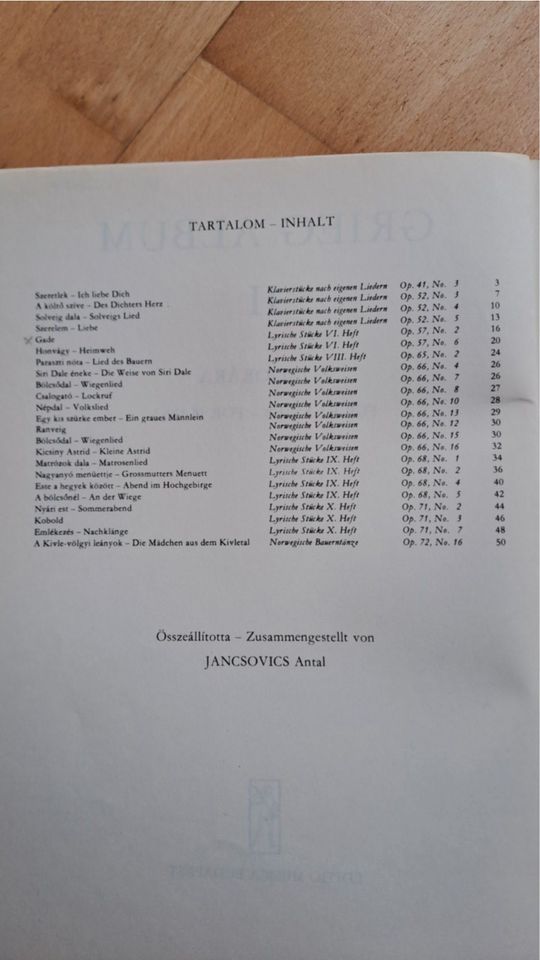Klaviernoten Grieg Album I und II in Düsseldorf