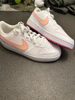 Nike Sportschuhe Gr. 39 Saarland - Schwalbach Vorschau