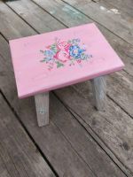 Schemel Fussbänkchen Shabby Chic in Rosa mit Blumen Bayern - Siegsdorf Vorschau