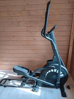 Crosstrainer Ellipsentrainer Skandika Carbon P23 Sachsen - Kamenz Vorschau