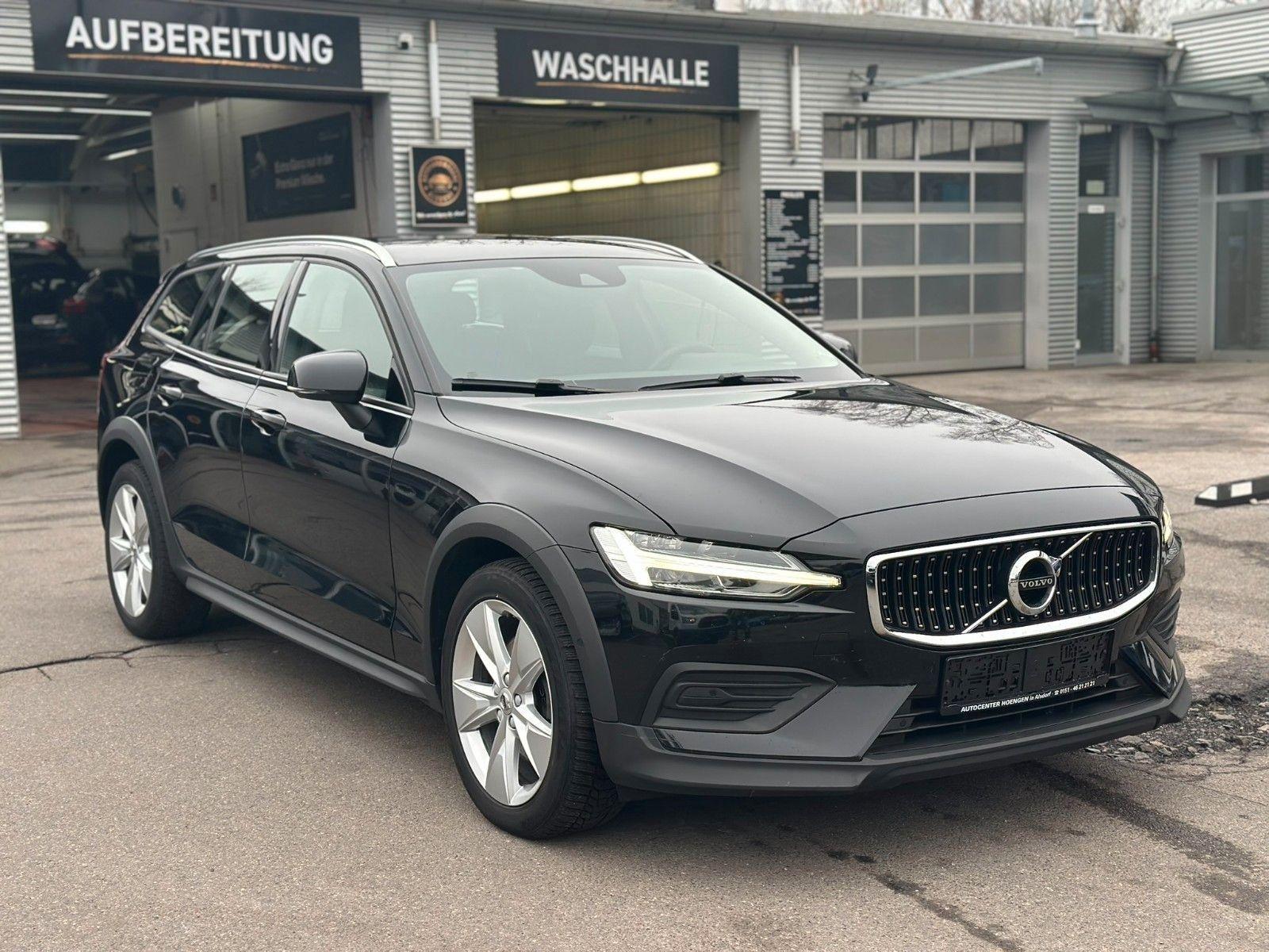 Abbildung des Autos Volvo V60 Cross Country …