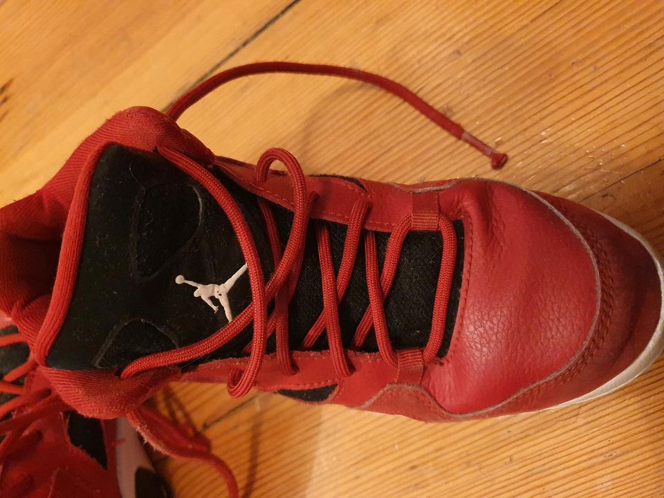 Jordan Kinder Basketball Schuhe, sehr guter Zustand,Kunstleder in Berlin