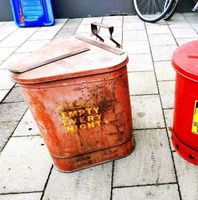 Vintage Oil Rag Bin Justrite (dreieckig) Tankstelle USA Werkstatt Kr. München - Brunnthal Vorschau