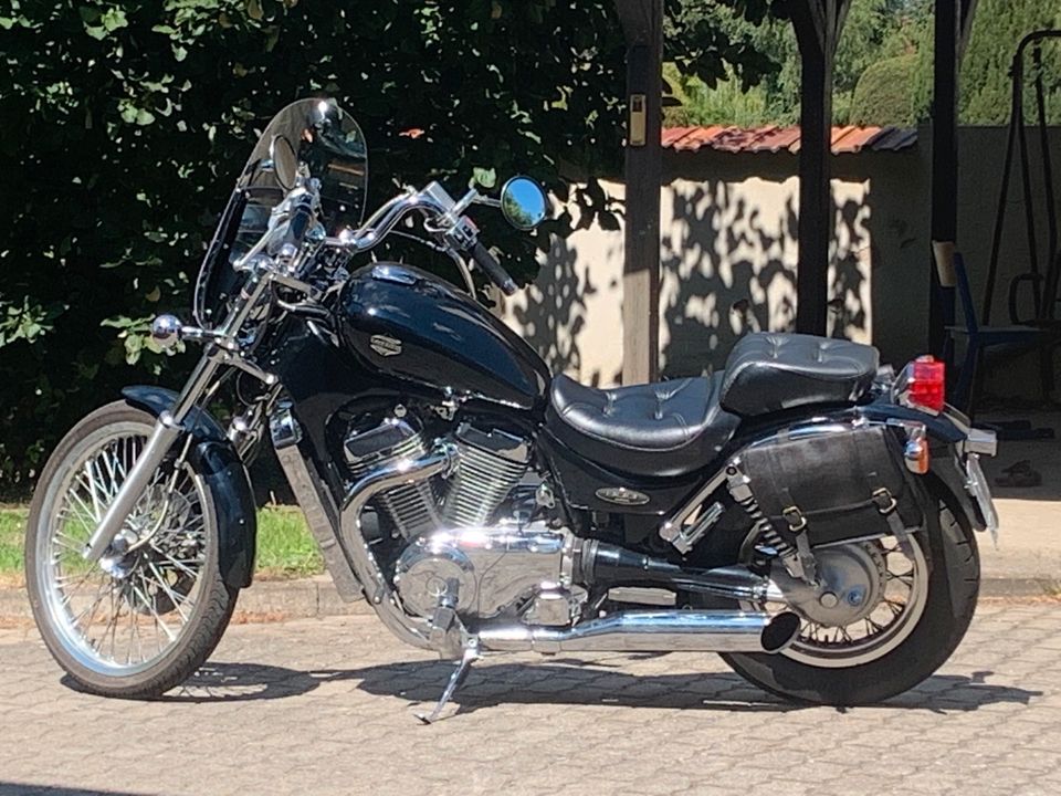 Suzuki Intruder VS 800 in Wülknitz