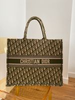 Große Dior Oblique Book Tote / einwandfreier Zustand Düsseldorf - Friedrichstadt Vorschau