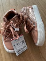 Sneaker mit Reißverschluss Roségold braun Gr. 19 von Zara NEU Baden-Württemberg - Rudersberg Vorschau