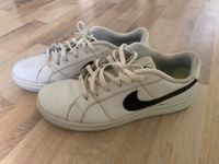 Nike Sneaker Sportschuhe Größe 43 Sachsen - Pulsnitz Vorschau