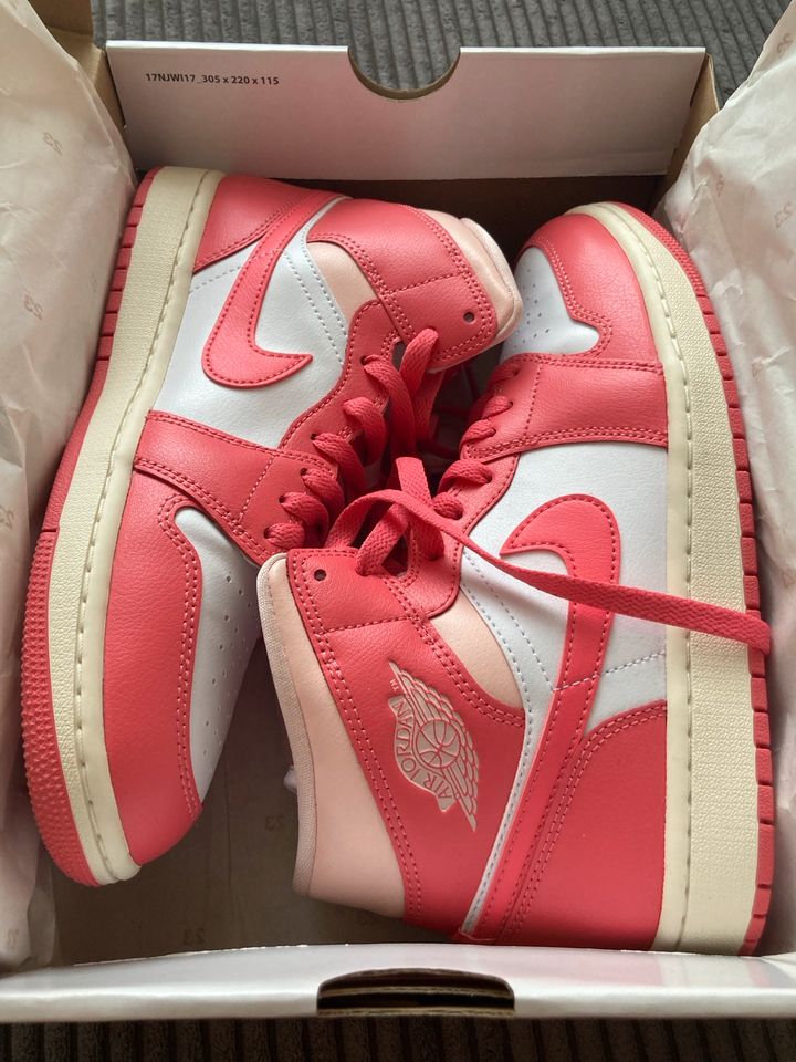 Nike Air Jordan 1 Strawberries and Cream White Sea Coral Pink 41 in Mülheim (Ruhr)