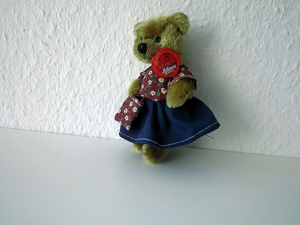 Bär Teddy SCHUCO Miniatur 12cm Mädchen mit Kleid + Tasche ANTIK in Lüneburg