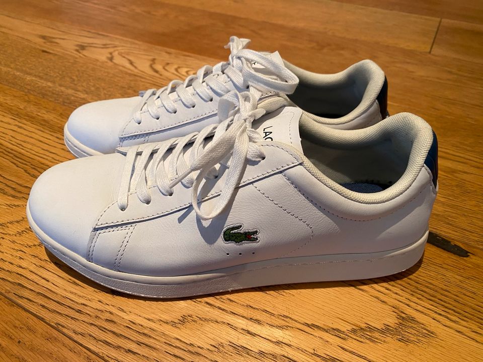 Lacoste, Sneakers Carnaby Evo, GR. 39,5, NEU, weiß/blau in Oetzen