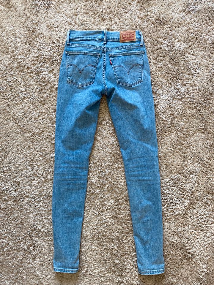 Levi’s Damen Jeans 710 Gr 24 super skinny NEU in Ahlen