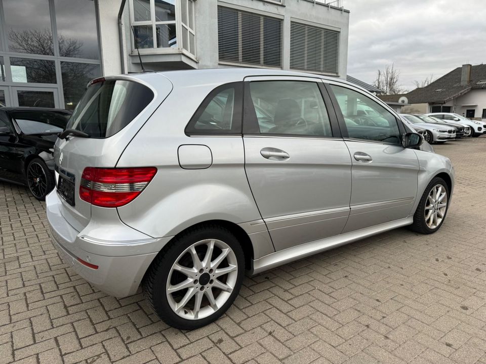 Mercedes-Benz B 170 TÜV NEU/Klima/Sitzheizung/Teilleder/17" in Lahr (Schwarzwald)