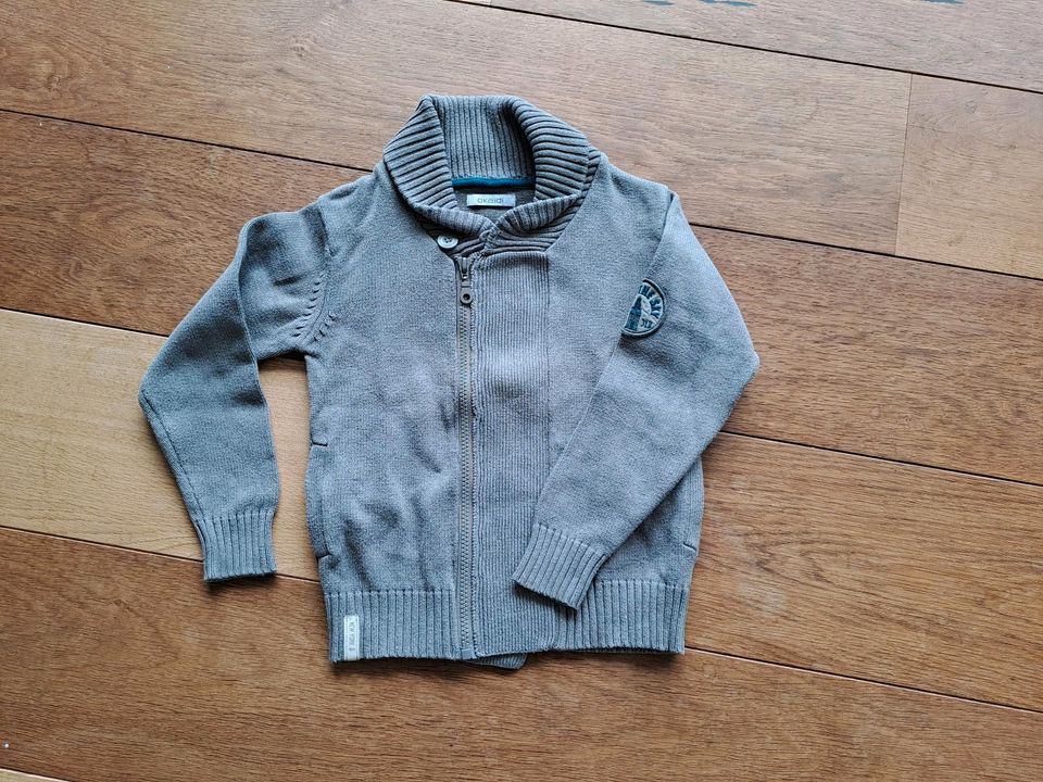 Strickjacke und Rauten- Pulli Jungen Größe 110/116 Set in Wiehl