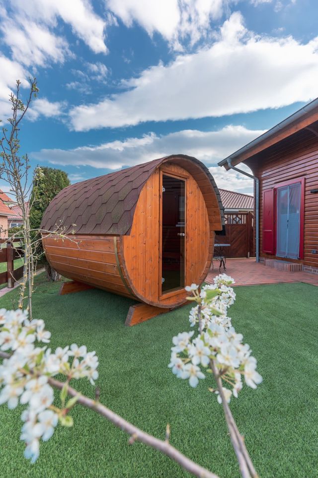 Ferienhaus am See mit Sauna im Emsland in Neumünster