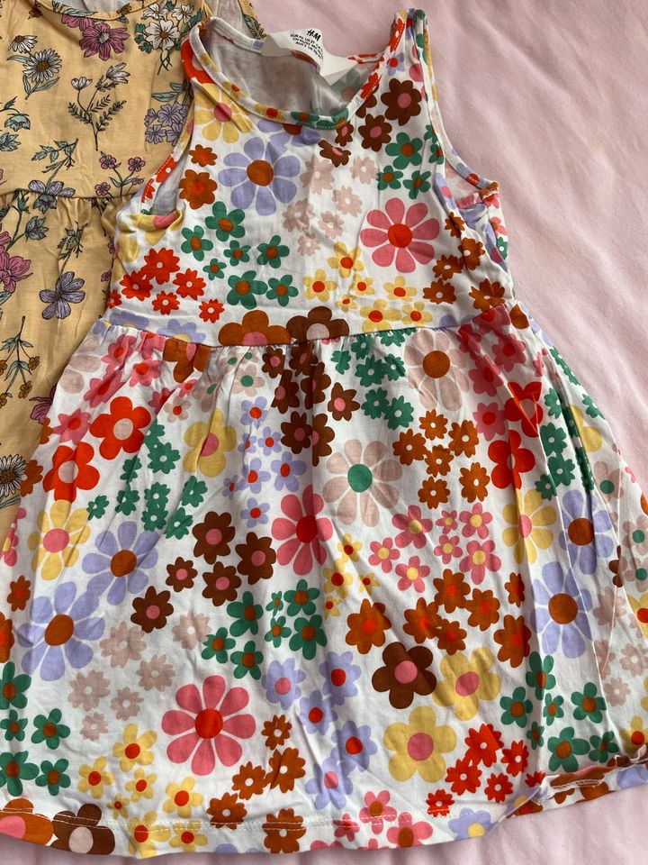 H&M Kleid Tunika 2 Stück Blumen Retro Sommer Gr. 92 NEU in Hamburg