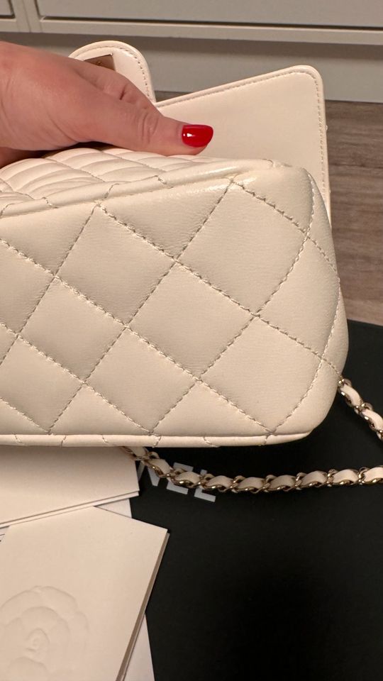 Chanel Tasche SAC Rabat Avec Poignee in Hamburg