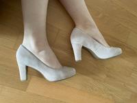 NEUE 5th Avenue Pumps, Beige, Trichterabsatz, Wildleder, Gr. 39 Baden-Württemberg - Mannheim Vorschau