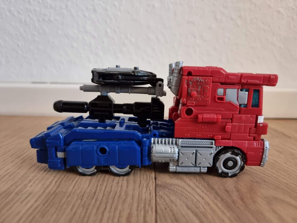 Transformers Siege Voyager Class Optimus Prime in Gerlingen