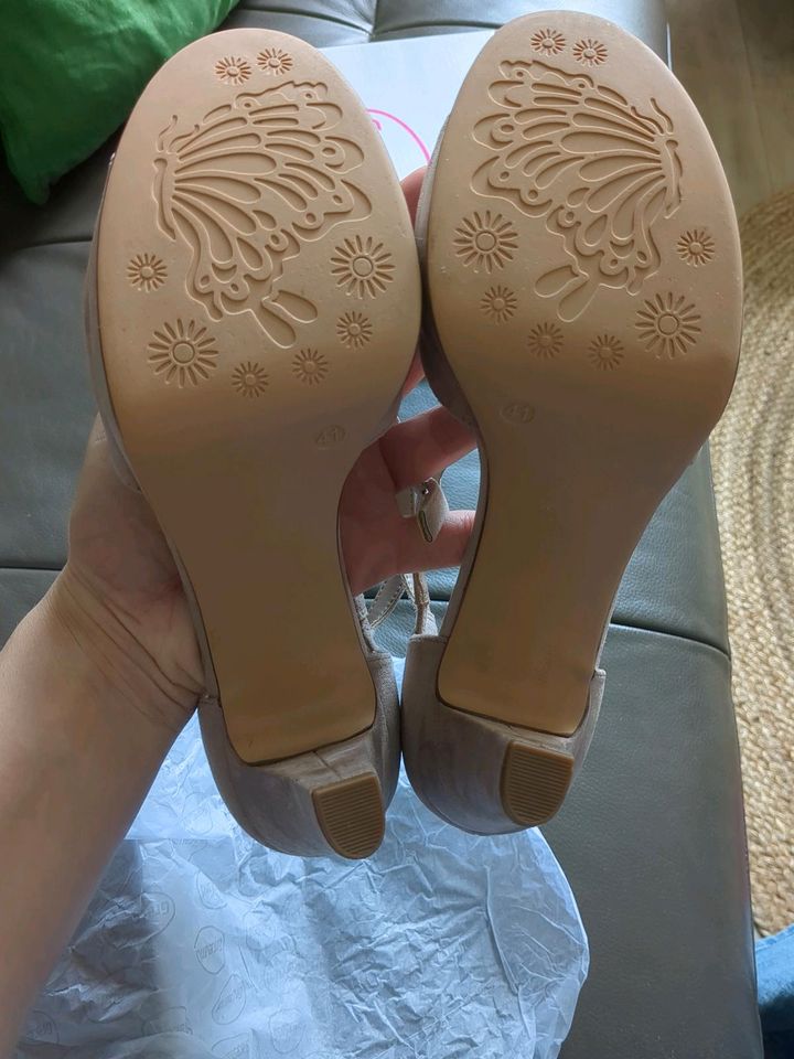 Sandaletten Beige Spangenpumps 41 neu Graceland Deichmann in Legden