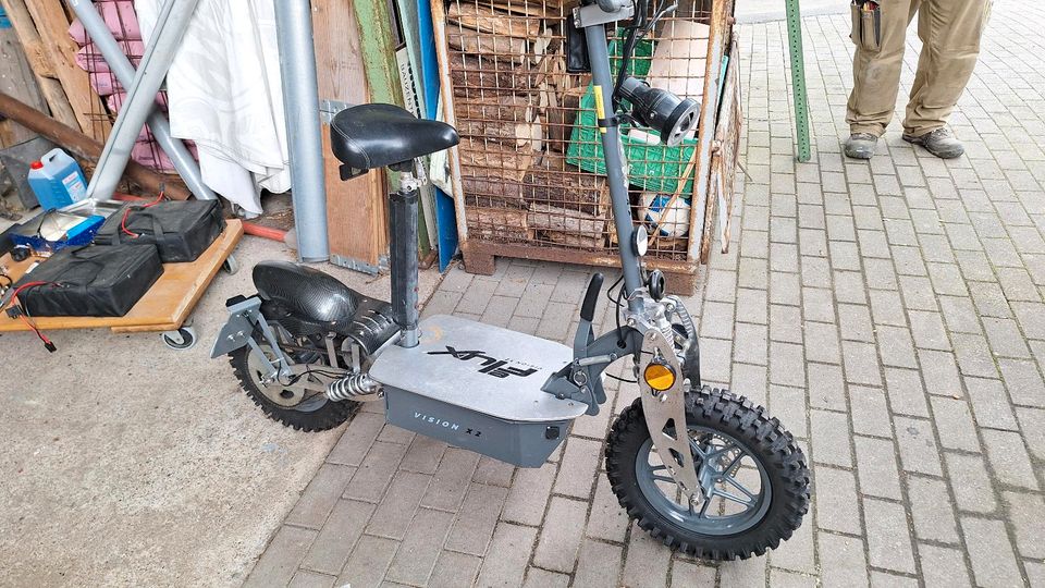 Eflux Elektro scooter 60 V 2000watt Roller in Windeck