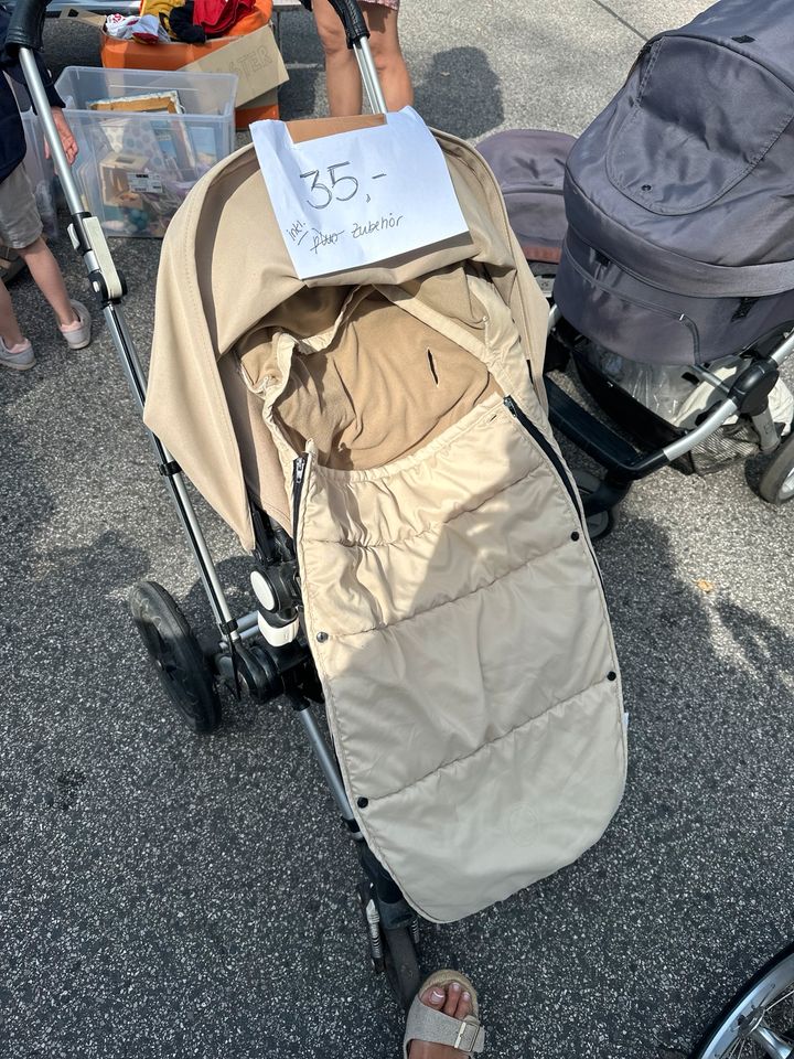 bugaboo in beige (wanne, sportsitz, fußsack neue räder, regendach in Hamburg