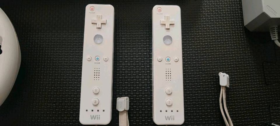 Nintendo Wii Konsole mit Balanceboard+Zubehör+Spiele in Beuren
