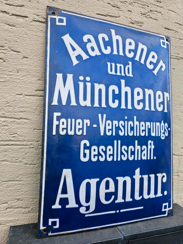 Emaille Schild Versicherung Alt in Breidenbach (bei Biedenkopf)
