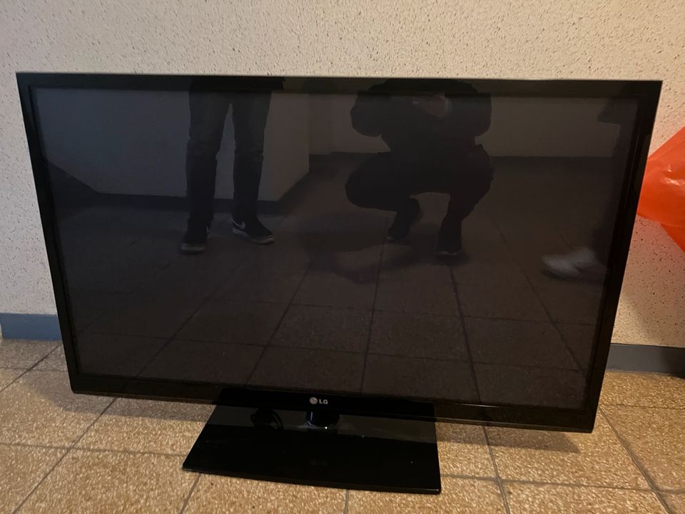 LG TV 50PK350 defekt für Bastler! in Berlin