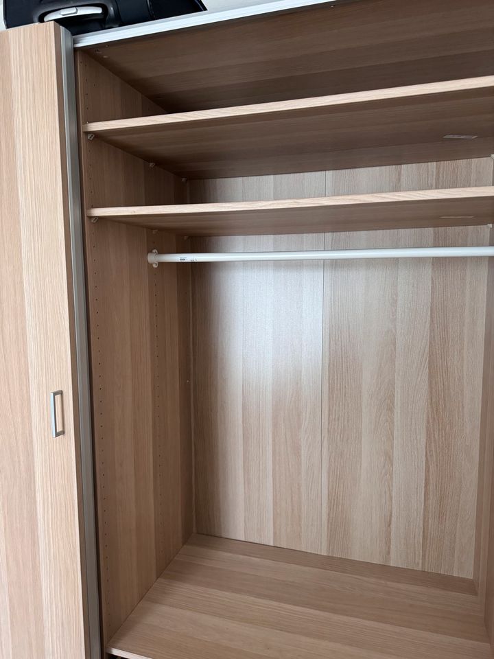 NEUER Ikea Pax Kleiderschrank Eicheneff mit Schiebetüren in Voerde (Niederrhein)