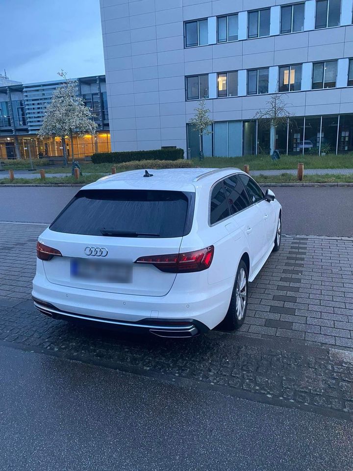 Audi A4 30TDI Avant cockpit in Erlangen