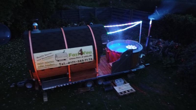 Mobile Sauna Fasssauna mit HotTub S 3./ Jacuzzi Sauna Mieten in Kürten