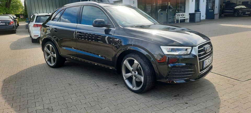 Audi Q3 S-Line Quatro 8-Fach bereift mit guter Ausstattung in Oldenburg