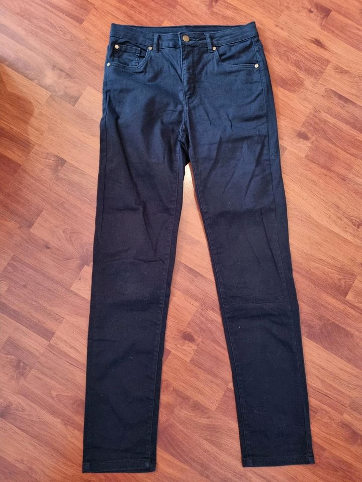 Schwarze Jeans von Heine in Neufahrn