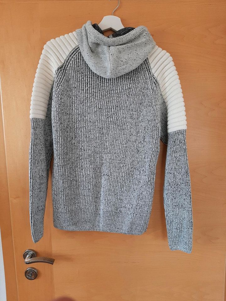 Strickjacke in Oldenburg