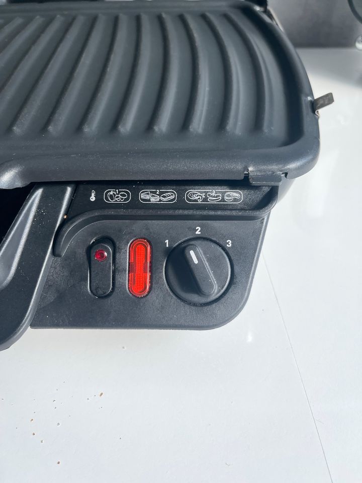 Tefal Kontaktgrill, wie neu, 2000 Watt, N.P: 86€ in Hamburg