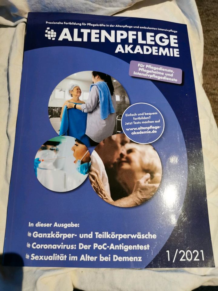 Altenpflege Akademie Konvolut / Journal von  21, 22, 23 und 24 in Grebenstein