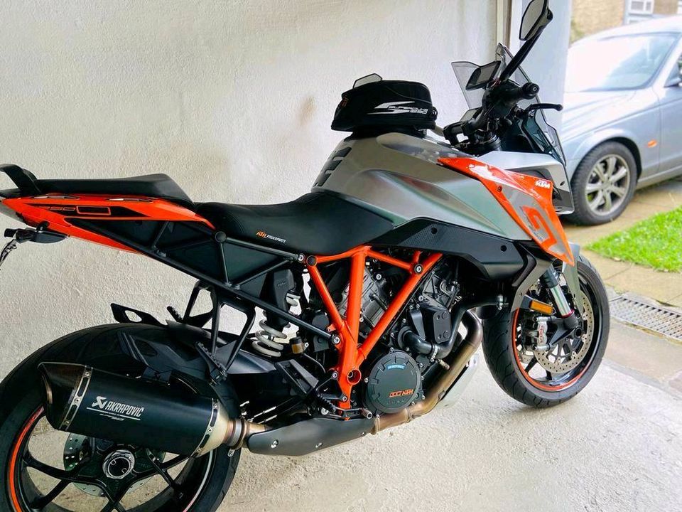 KTM 1290 Super Duke Gt in Düsseldorf