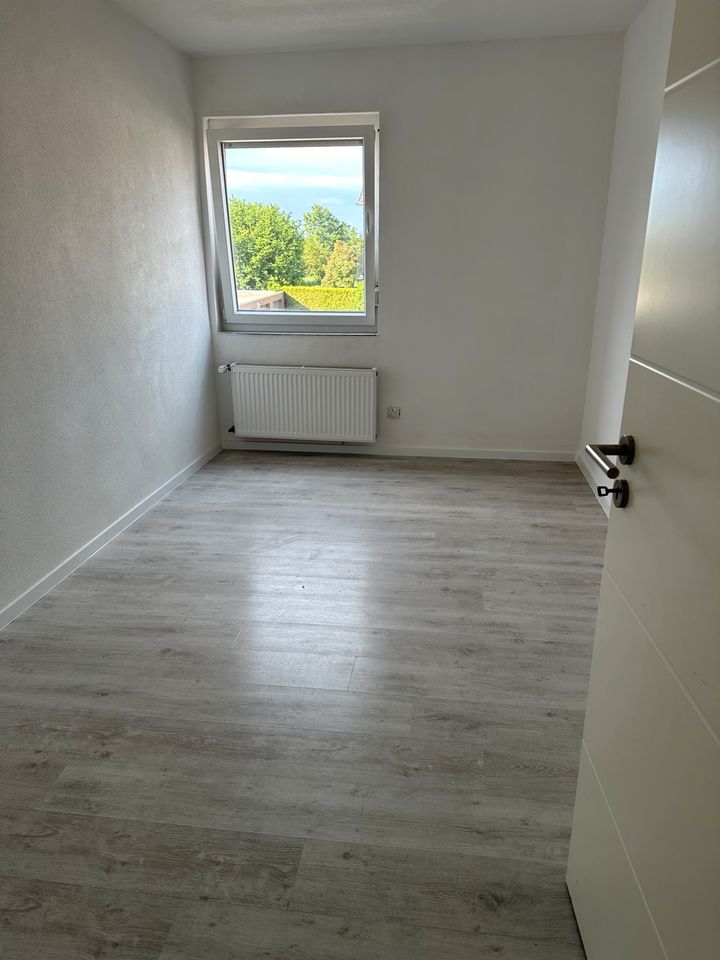 4 Zimmerwohnung +Küch+Bad+Terrasse in Lohne (Oldenburg)