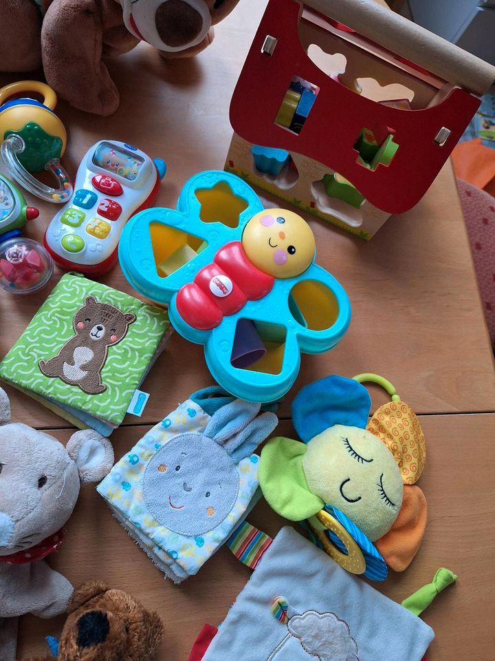 Spielzeug Paket Baby / Kleinkind ( 27 Teile ) in Vellmar