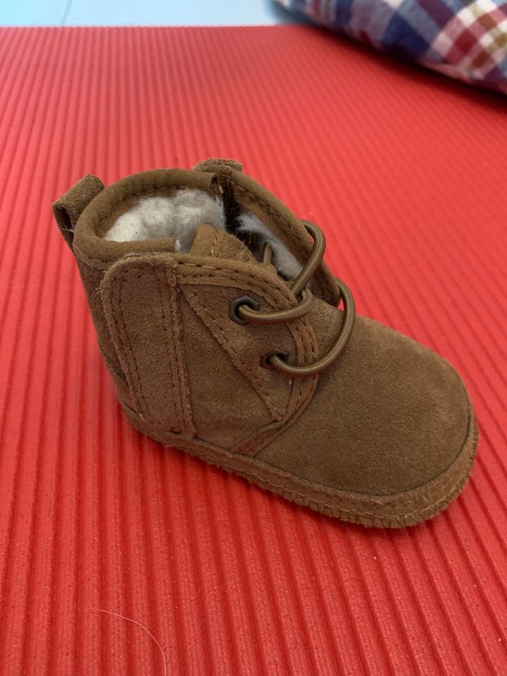 Ugg babystiefel gr 16 in Heimbach