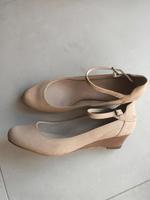 Esprit Keilpumps Wedges Sandalen Ballerinas Gr. 41 beige Hessen - Fritzlar Vorschau