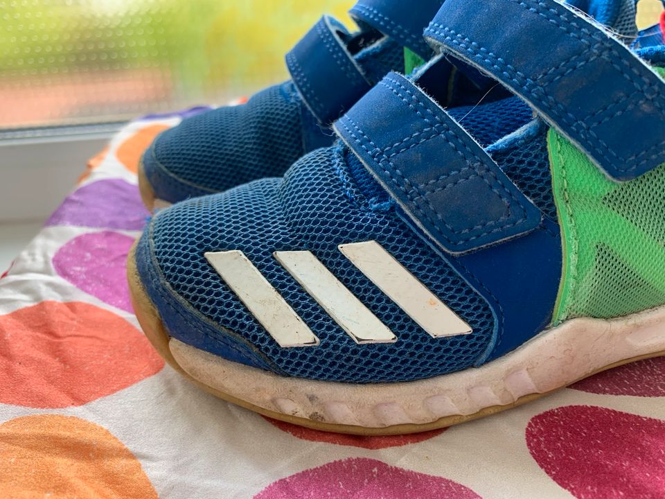 Adidas Hallenschuhe in Metten