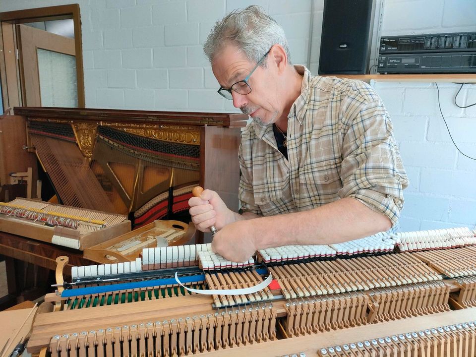 Klavier-Flügel Stimmen, Reparieren, Restaurieren.Klavierbaumeiste in Neustadt an der Weinstraße