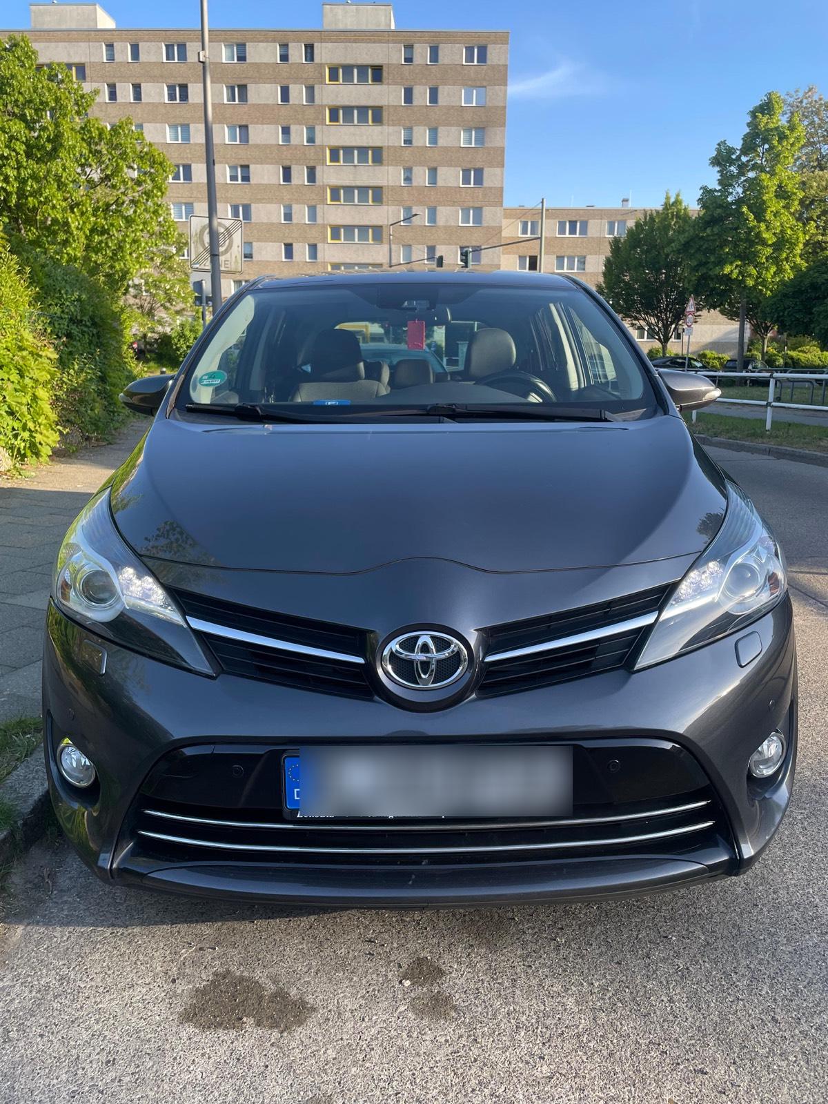Abbildung des Autos Toyota Verso