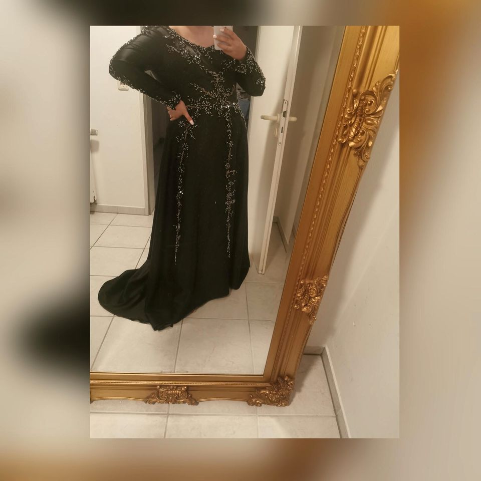 Abendkleid schwarz / silber in Lage