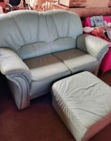 2 Sitzer Couch in grün echtleder plus hocker Brandenburg - Plessa Vorschau