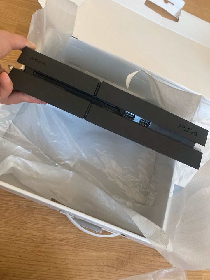 Verkaufe meine PlayStation 4 in Waldbröl