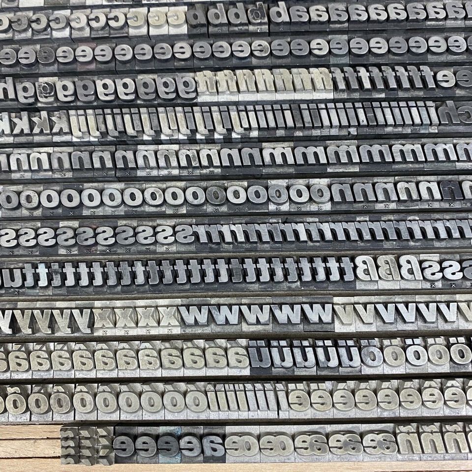 24p HELVETICA KURSIV FETT - Bleisatz Letterpress Druckerei in Niederkassel