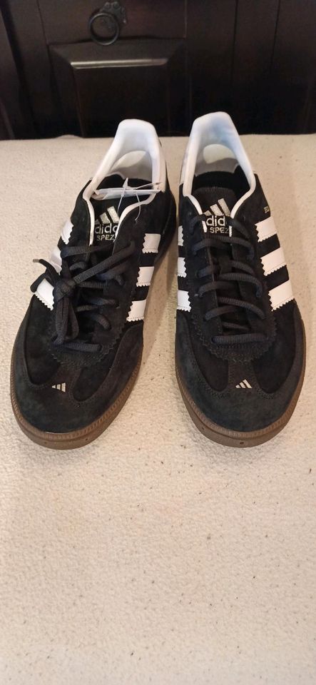 NEU Adidas Leder Spezial Handball Sneaker Sportschuhe in Hückeswagen