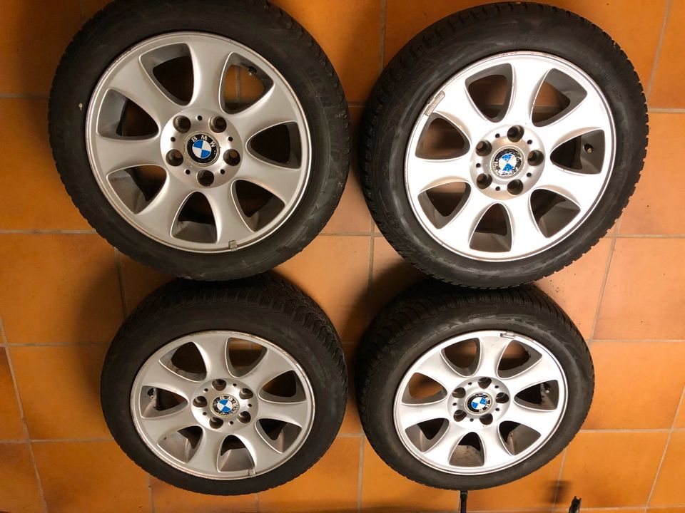 Winterreifen Goodyear Ultragrip auf Alu-Felgen BMW in Hannover